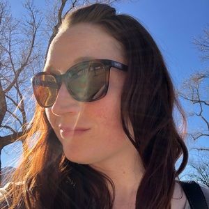 Meet your Posher, Christine